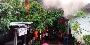 Breaking News.!! Dua Rumah Ludes Terbakar di Kota Bungo