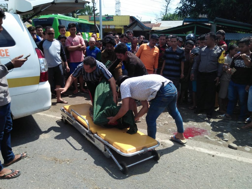 Ditabrak Dump Truk Warga SAD di Bungo Tewas di TKP
