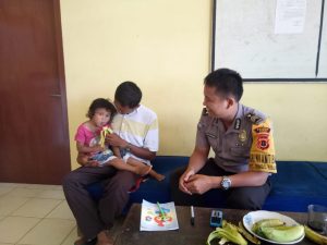 Temukan Anak Balita di Pinggir Jalan, Ishak Lapor ke Polisi