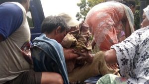 Dibacok Orang Gila, Tangan Kanan Warga Bungo Putus