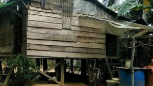 Hidup Sebatang Kara, Pak Jumat Tinggal di Gubuk Reot