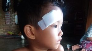 Kerja Bakti, Siswa SD di Tebo Kebentur Lantai