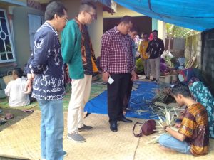Bupati Bungo, Kerajinan Anyaman Masyarakat Harus Dikembangkan