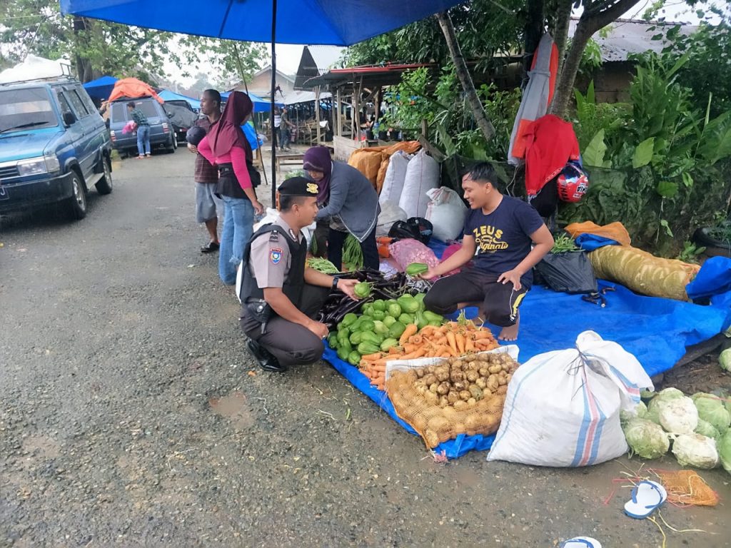 Polisi Pantau Pasar Tradisional di Tebo, Harga Sembako Stabil