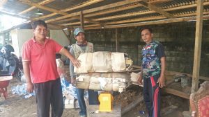 Hendri Pencari Rongsokan Kantongi Jutaan Rupiah Per Bulan