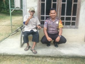 Mbah Kuntring Usia 76 Tahun ,Masih Semangat Memilih di Pemilu 2019