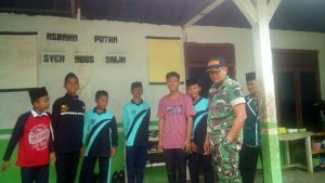 Babinsa Serda Agus, Ajak Santri Menjaga Kebersihan Cegah DBD