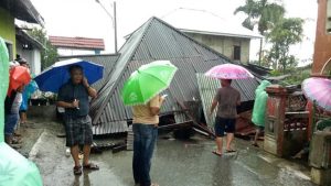 Breaking News! Angin Puting Beliung Porak Porandakan Rumah Warga di Sungai Penuh