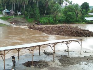 Jembatan Terendam Banjir, Akses Dua Dusun di Bungo Terputus