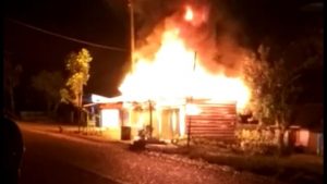 Breaking News.! Kios Bakso di Rimbo Bujang Ludes Terbakar