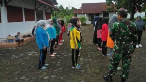 Babinsa Serma Radu Bekali PBB dan Wasbang Pada Ibu PKK