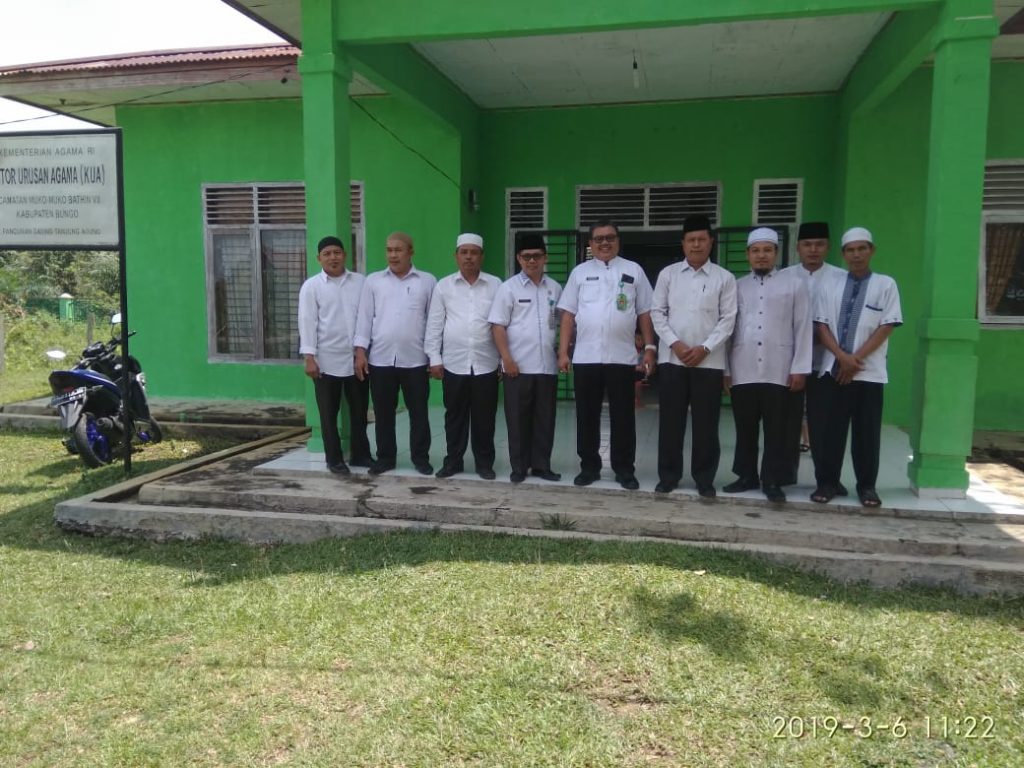 Kakan Kemenag Bungo, Sambangi KUA Muko-Muko Bathin VII
