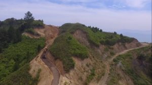 Kerja Keras Satgas TMMD Kodim Kerinci Belah Bukit Demi Rakyat