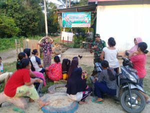 Babinsa Koramil 416-06/Muara Bungo Gelar Komsos ke Ibu PKK