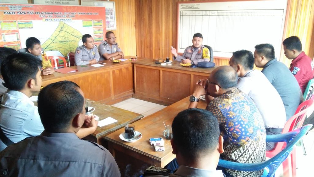 Kapolsek Iptu Rezka Gelar Rapat Analisa dan Evaluasi