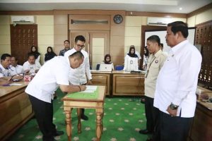 Komitmen Peningkatan Pelayanan Publik