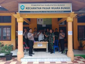Danramil 06/Muara Bungo, Cek Pengamanan Kotak Suara di PPK