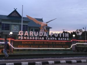 Kini Makorem 042/Gapu Berkilaukan Cahaya Merah Putih