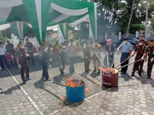 Dandim 0416/Bungo Tebo, Bersama Kajari Bungo Musnahkan Barang Bukti