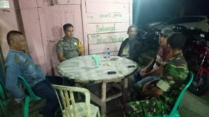 Babinsa Serda Daryono, Ajak Masyarakat Jaga Keamanan Suasana Ramadhan
