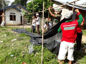 Babinsa Koramil 01/Rantau Pandan Bantu Pasang Tenda Untuk Buka Puasa Bersama