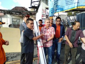 Peduli Sesama, Ketua DPRD Fikar Azami Sambangi dan Beri Bantuan Kepada Korban Kebakaran