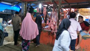 H – 10 Idul Fitri Harga Daging Sapi Masih Stabil, di Pasar Sarinah Rimbo Bujang