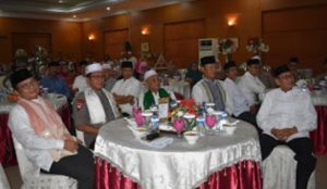 Kapolda Jambi & Danrem 042 Gapu Beri Bingkinsan Kepada Personel TNI -Polri