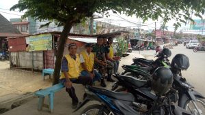 Babinsa Koramil 07/RB, Ingatkan Pengojek Waspadai Penjahat Berkedok Penumpang