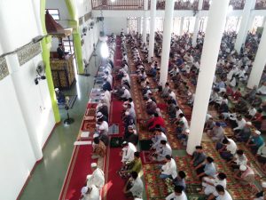 Bupati Bungo Sholat Ied Bersama Masyarakat di Masjid Agung Al Mubarak