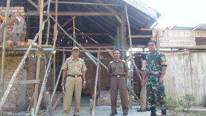 Babinsa Serda Ardi, Monitor Pengerjaan Bedah Rumah Program BSPS 2019