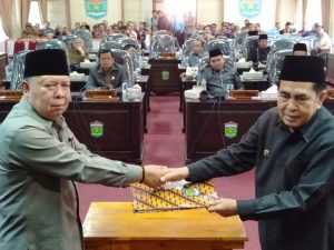 Dewan Sahkan Ranperda Pelaksanaan APBD Kota Sungai Penuh Tahun 2018