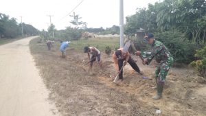 Songsong HUT RI, Serda Daryono Bersama Warga Gelar Karya Bhakti