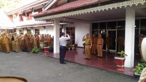 Apel Gabungan, Bupati Adirozal Ingatkan Kepala OPD Untuk Tidak Terus Keluar Daerah