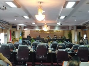 Fikar Azami Pimpin Paripurna Dewan Penyampaian Tiga Ranperda