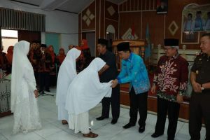 337 Calon Jamaah Haji Kabupeten Kerinci di Lepas Bupati Adirozal