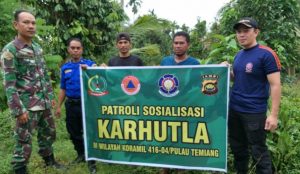 Pantau Titik Api, Babinsa Koramil 04/Pulau Temiang Gelar Patroli