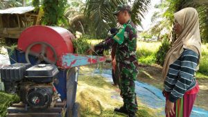 Koptu Supriyanto, Bantu Panen dan Rontokan Padi Petani