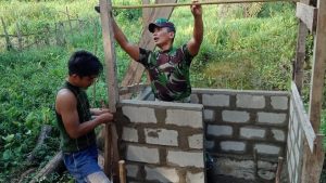 Babinsa Kopda Afriyadi, Bantu Bangun Rumah Warga
