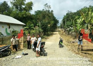 Aipda Dadan Gelorakan Nasionalisme, Pasang Gapura & Bendera Merah Putih