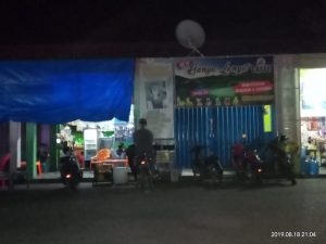 Senja di Terminal Wirotho Agung, Rileks Minum Teh Telor Warung Bayu Langit