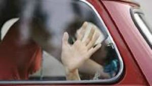 Diduga Mesum di Mobil, Muda – Mudi Ini Ditangkap Warga