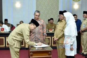 Bupati Adirozal Tandatangani Mou Optimalisasi Penerimaan Pajak