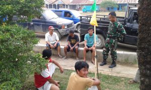 Babinsa Serka Eri Gunawan, Gelar Komsos Bersama Warga