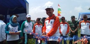 Bupati Adirozal Serahkan Bantuan Sambungan Air Minum Untuk 1.506 MBR