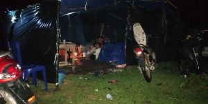 Korban Kebakaran di Mangun Jayo Tidur di Tenda Darurat