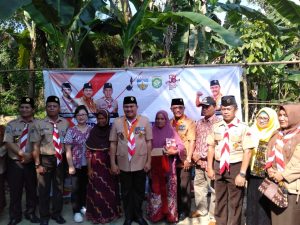 Bahagia, Nuraini Menerima Kunci Bedah Rumah dari Kamabicab Bungo