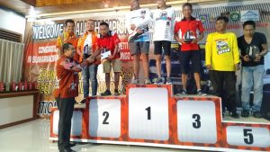 Bupati Bungo, Serahkan Piala dan Jamuan Makan Malam Juara Kejurnas Sprint Rally dan Speed Offroad