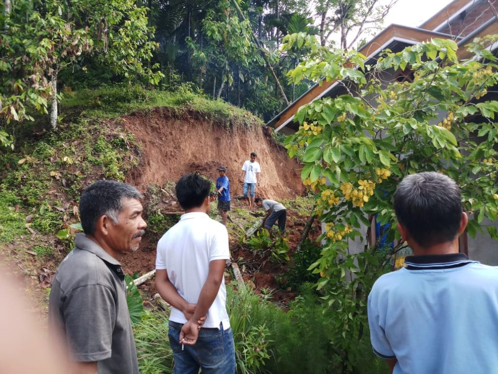 Rumah Warga Dharmasraya Nyaris Rata Diterjang Longsor
