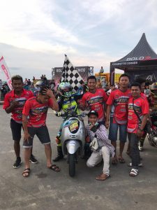 Pembalap Wanita Bintang Nusantara Rifour Motor Racing Raih Podium Satu